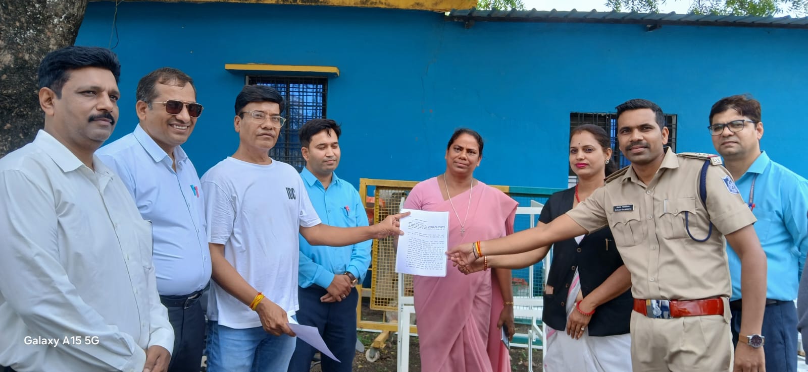 सेंट जोसेफ कॉन्वेंट स्कूल के खिलाफ पालक महासंघ का सत्याग्रह, प्राचार्य से मुलाकात कर सौंपा मांगपत्र